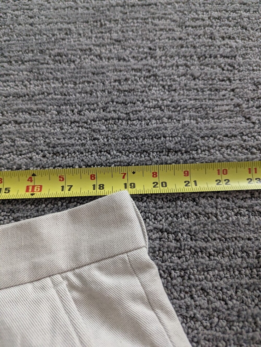 Madewell Double-Pleated Trouser in Cotton-Linen Blend in Bone Cream - Picture 11 of 16